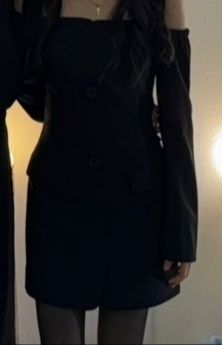 Чёрное вечернее платье