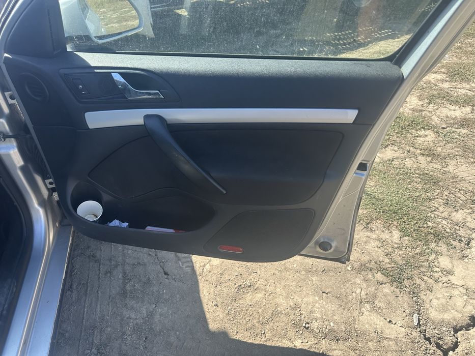 Fete usi skoda octavia 2 break