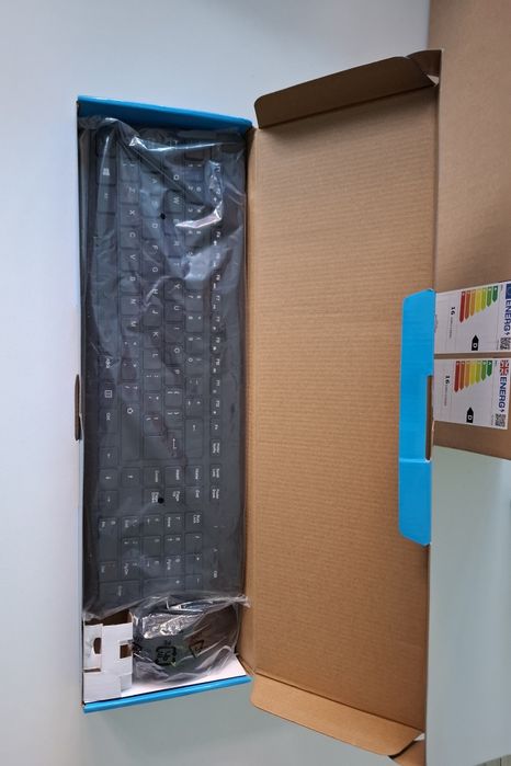 HP 330 Безжична Мишка и Клавиатура