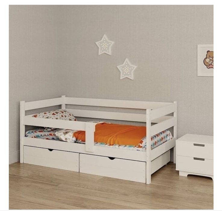 Детская кровать 160*80 ,  2 шт в наличии, из натурального дерева