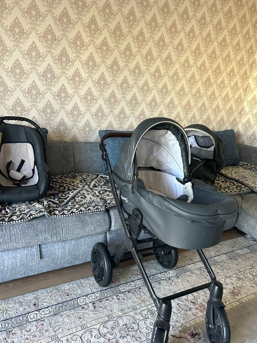 Продаю коляску 3-ку