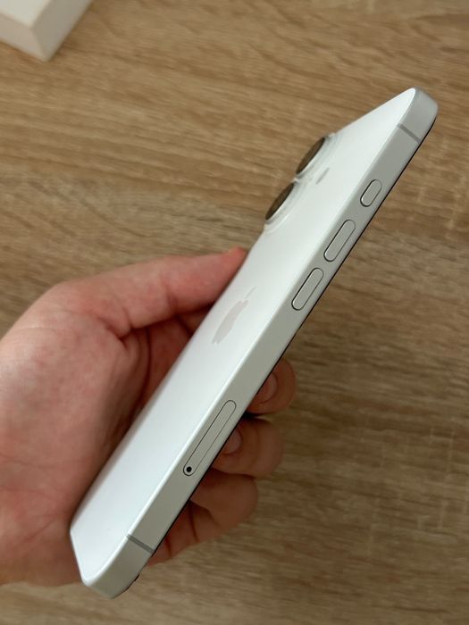 Продам iPhone 16 256 гб