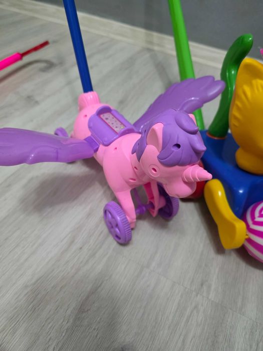 Jucării  de împins