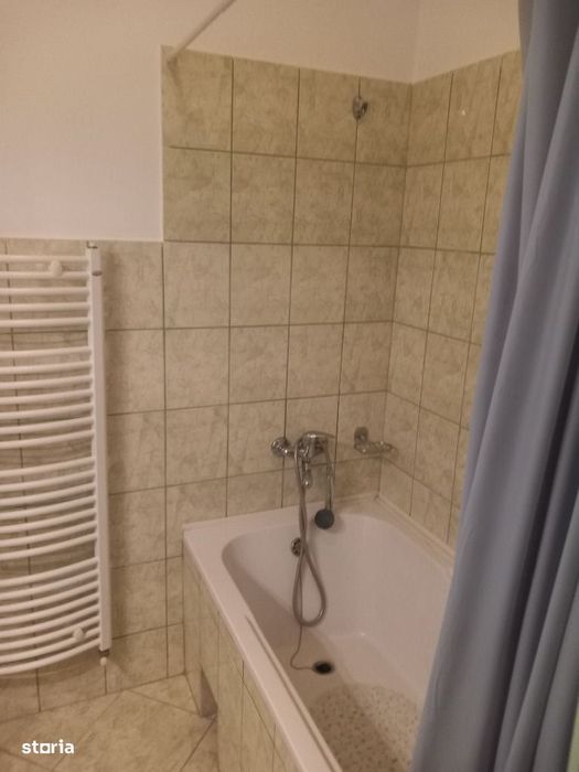 Casa cu etaj,cu garaj, D+P+E+M,611 mp, teren 371 mp,Central