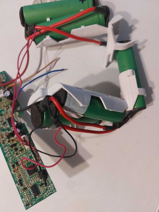 Aspirator AEG HX6 Convenience 18v, pe piese, placa defecta