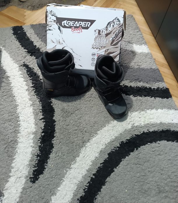 Vând boots de snowboard Reaper