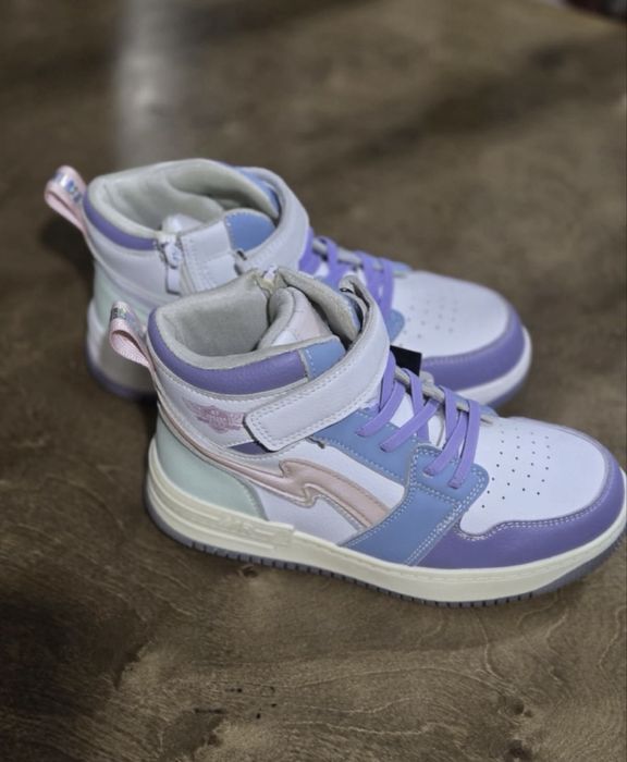 Кроссовки детские