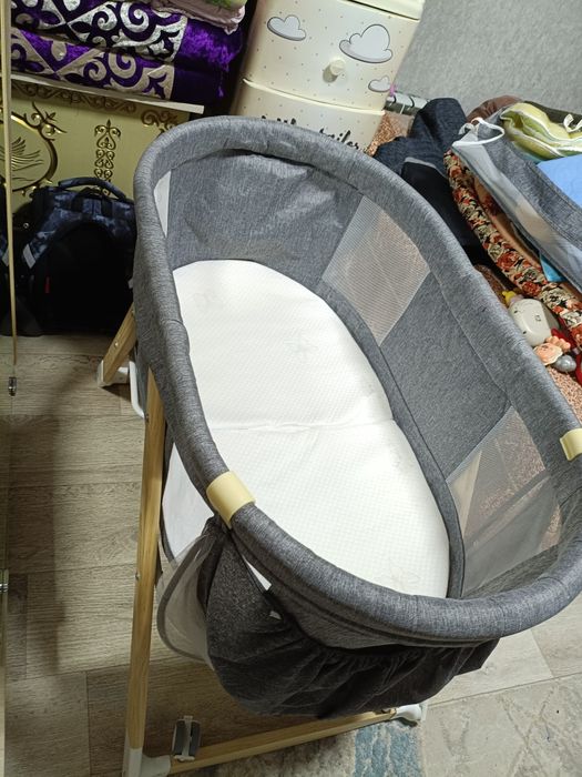 Манеж- колыбель, кровать