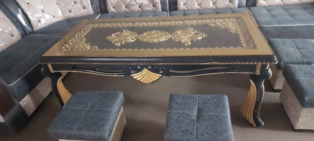 Ugolok divan sotiladi Yangi Ugolok