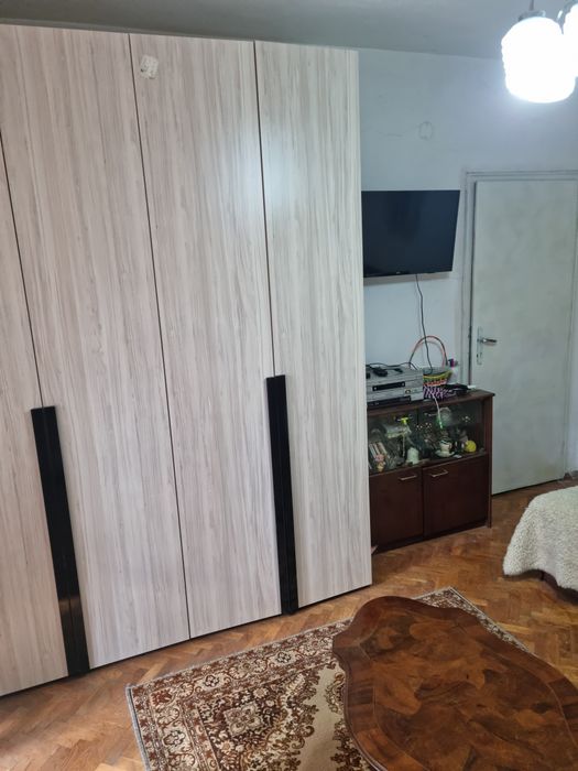 Продавам двустаен в ц.г.ч  Враца