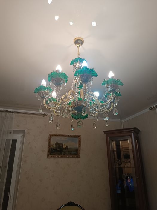 Люстра в большую комнату