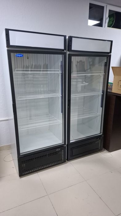 Продается витринный холодильник