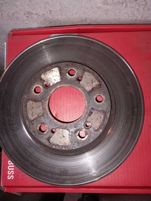 Продавам предни дискове за Хонда Сивик 8 генерация 2.2 дизел 2006г