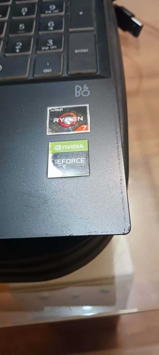 лаптоп HP pavilion