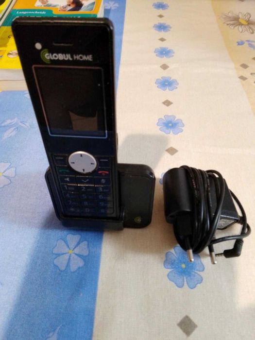 Стар домашен телефон на Глобул