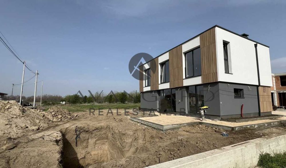 Продава се Къща в с. Оризари, Област Пловдив - 245 кв.м за 1123 €/кв.м - Снимка #1