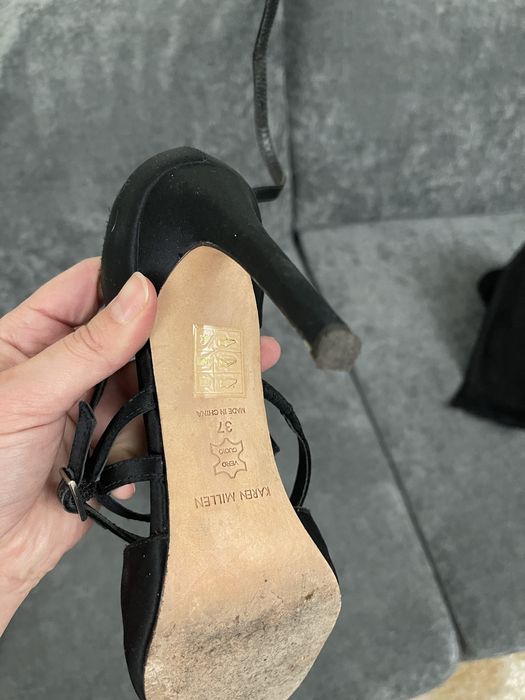 Продам босоножки