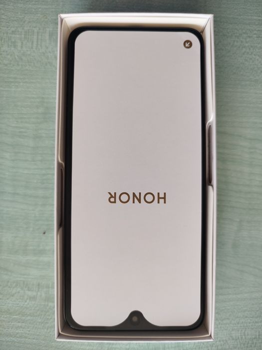 Чисто нов Honor 400 smart