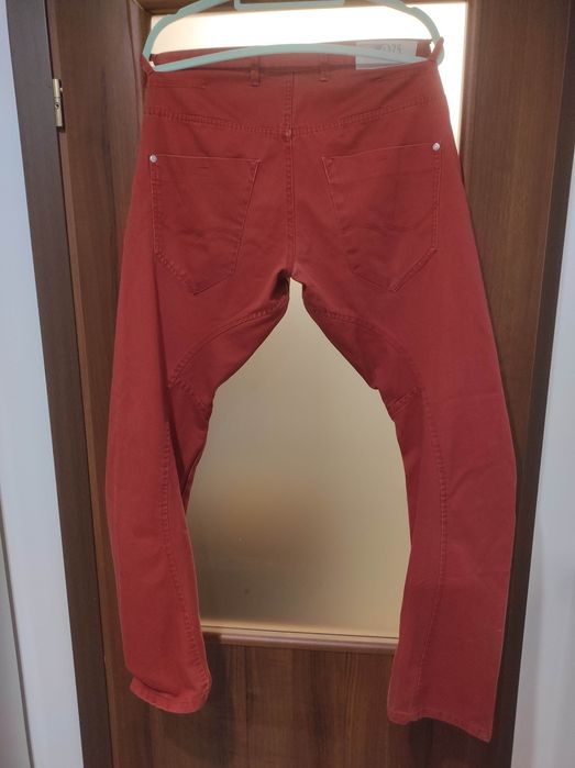 Blugi w 33 h 32 jack & Jones cărămiziu și negru