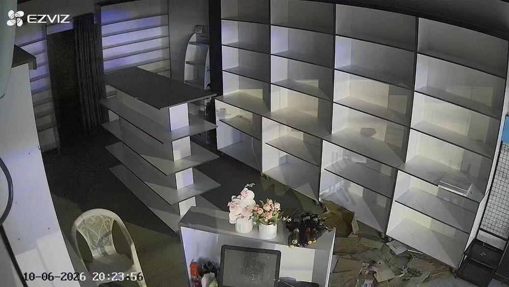 Tayor vitrina magazinga holati alo