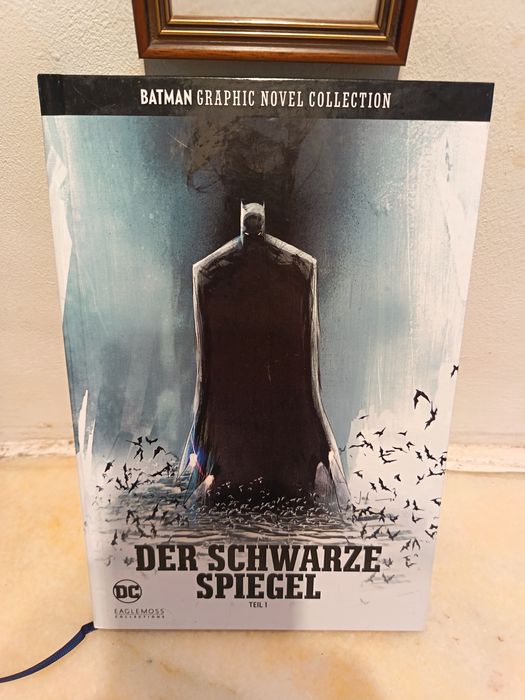 Album cartonat Batman nou nouț "Der Schwarze Spiegel" preț 300 lei.
