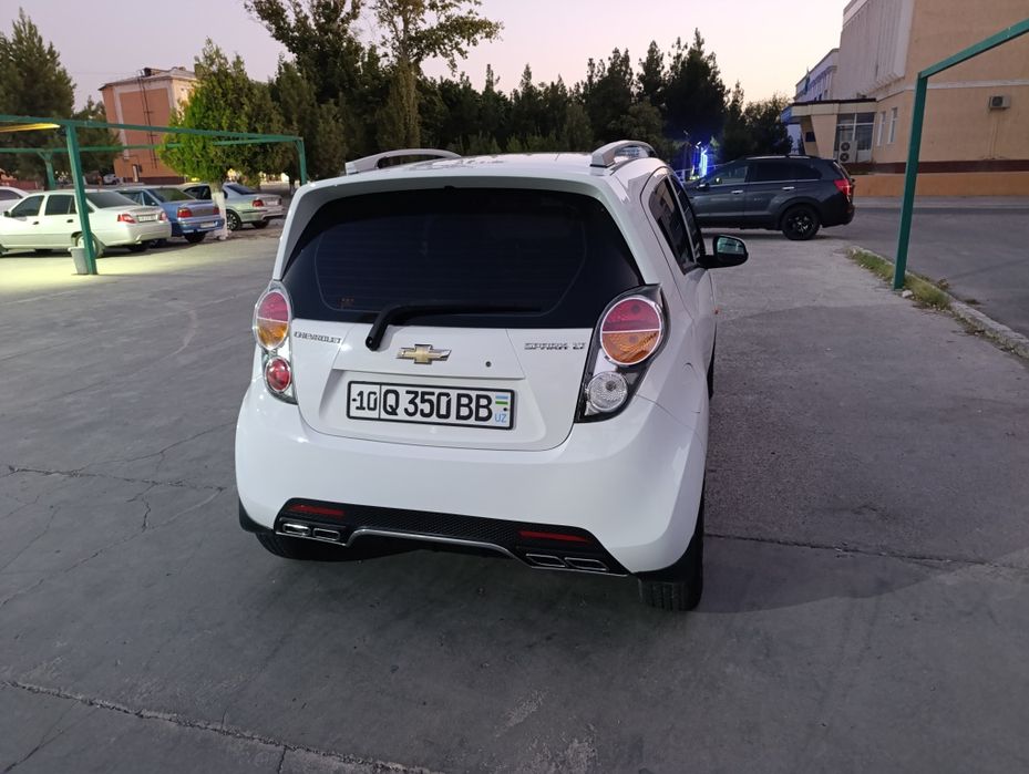 Spark yili 2011 3 pozitsya orqa kirloda petno bor korib olovraslar