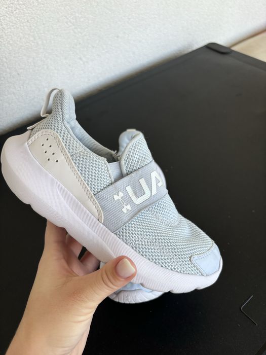 Adidasi under armour 32