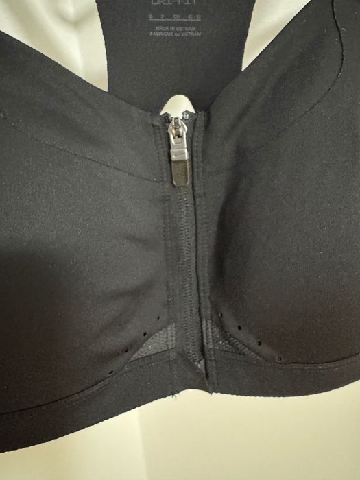 Спортен топ Nike