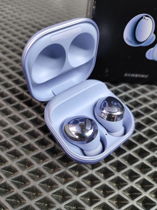 SAMSUNG GALAXY BUDS PRO  в отличном состоянии.