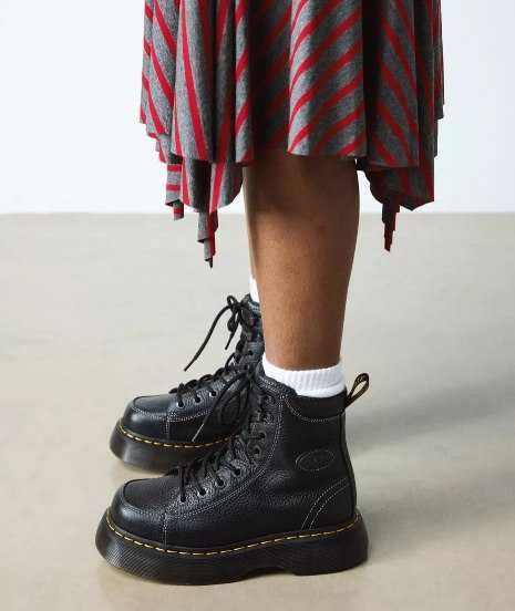 Кожени боти Dr. Martens