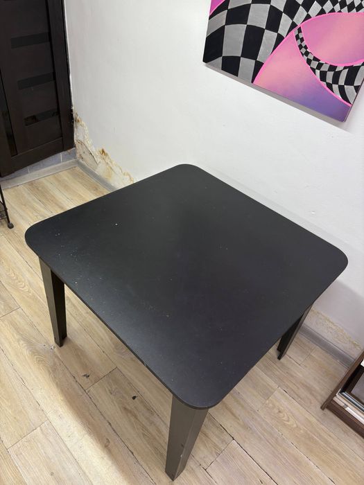 Стол квадратный черный