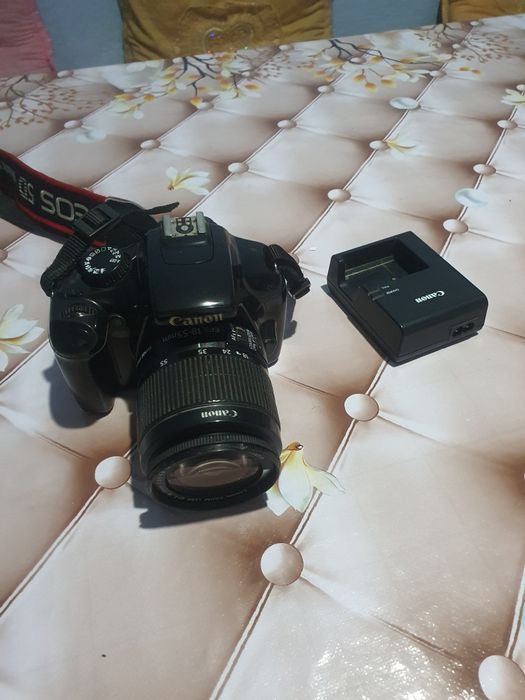 Canon d1100 sotiladi