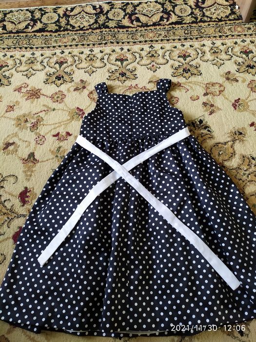 Платье в горошек очень красивое