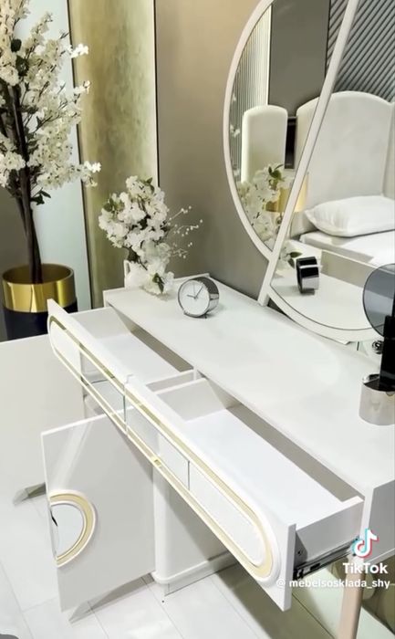 Спальний гарнитур