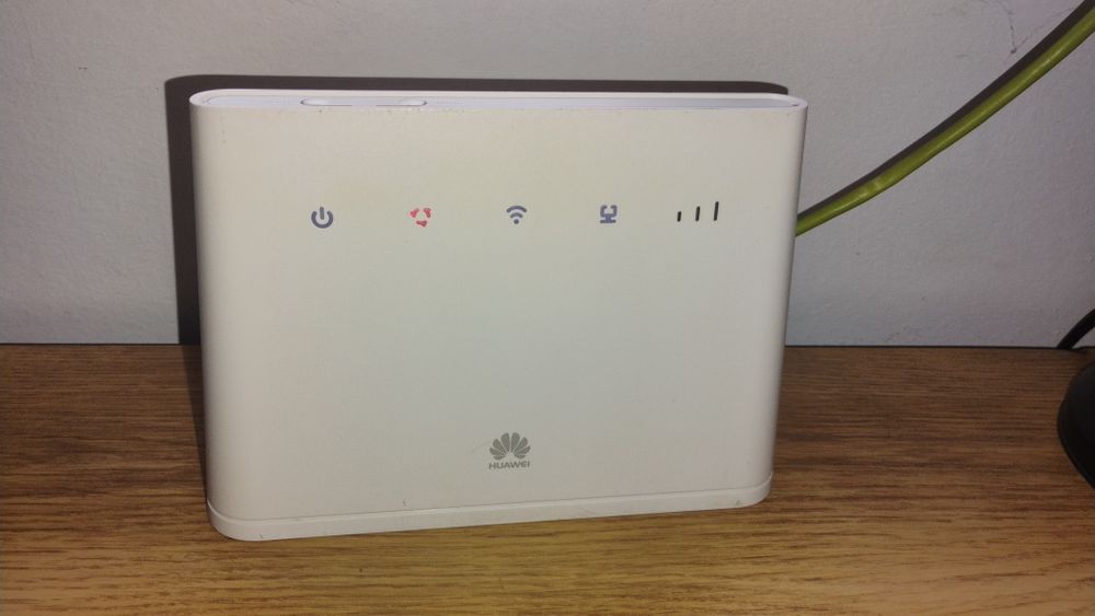 Router Huawei 4G cu sim