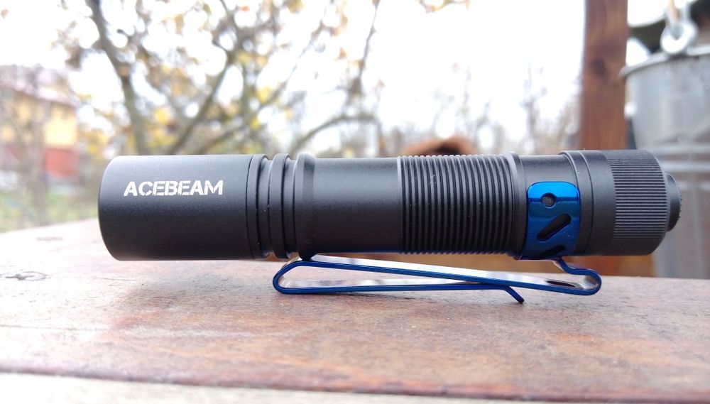 Acebeam Pokelit AA, Lanterna Profesională Reîncărcabilă, 550 lumeni