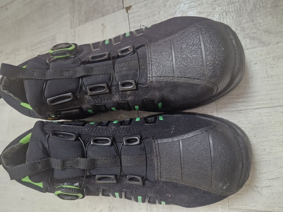 Incaltari cu bombeu de lucru noi