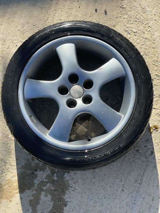 Гуми с Джанти 235/45R17
