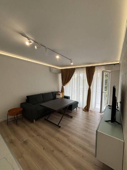 Дава се под наем Двустаен апартамент в Варна, Чайка - 41 кв.м за 625 € - Снимка #1