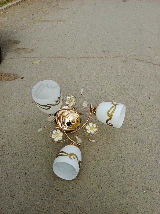 Продам люстры в хорошем состоянии