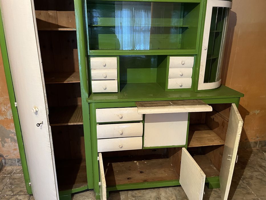 Mobila bucatarie veche