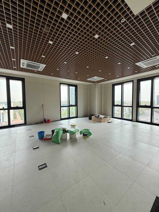 Nest One аренда офис 66 м2 мебель по запросу, торец 4 окна вид на Хумо