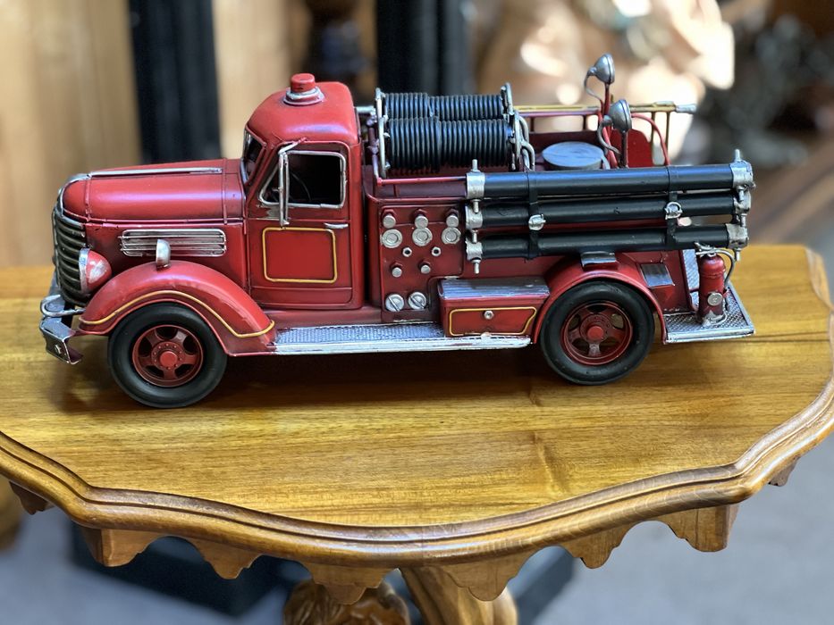Machetă decorativă din metal - Mașină de Pompieri