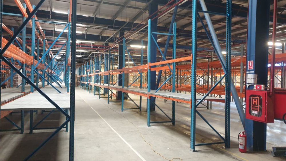 Rafturi metalice reglabile