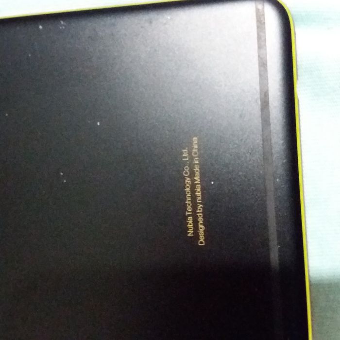 Сотовый телефон на запчасти