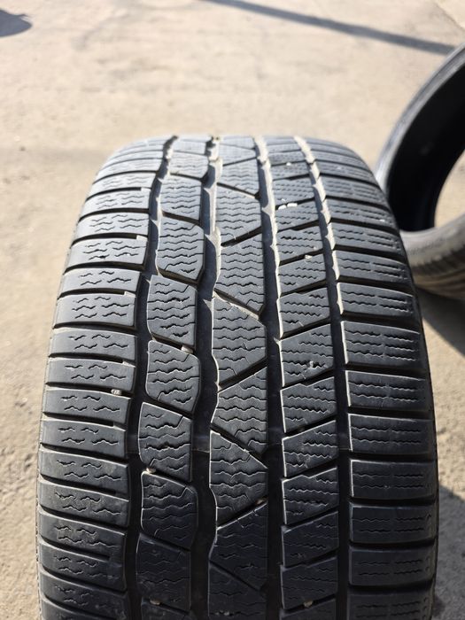 Vând 2 anvelope iarna Continental 255 40 R18