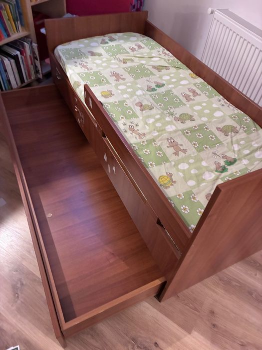 De vânzare 2 paturi copii 70×160 cm – la comandă, cu depozitare