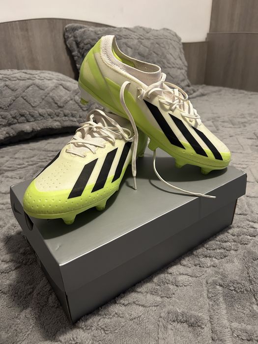 Ghete de fotbal Adidas xcrazyfast, marimea 44 cu crampoane reversibile