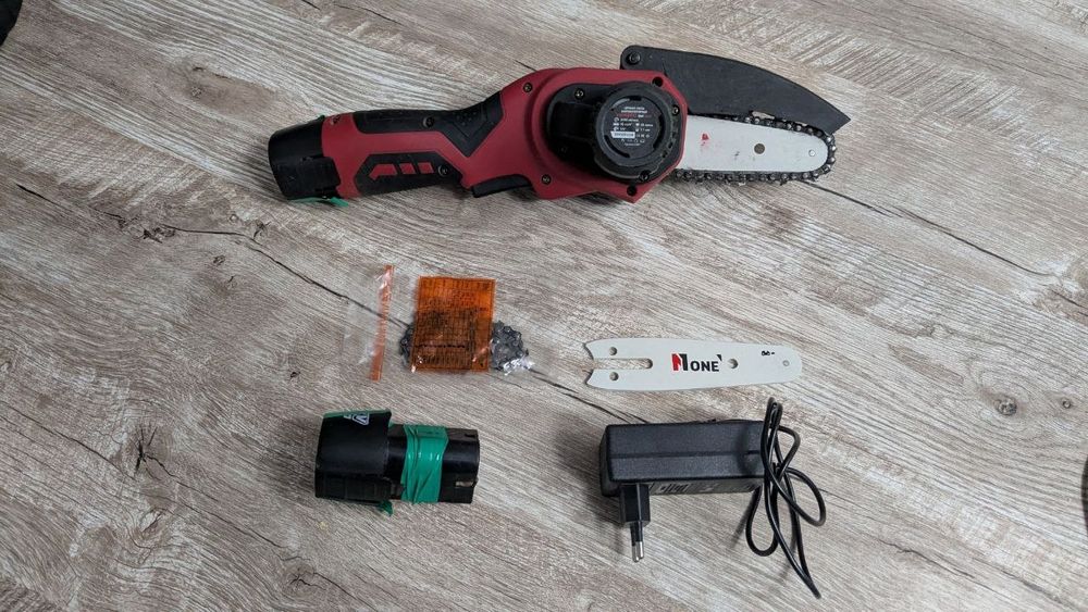 Аккумуляторная мини-пила Number One (кейс, 2 АКБ, новые допы)