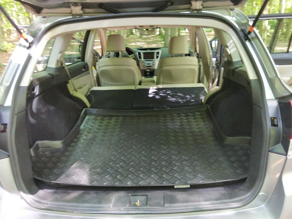 Subaru Outback diesel ,4x4 , 2010 .Stare foarte buna caros +mecanica.217000 km.certificati. Intretinuta anual la Subaru Belgia (documente) .